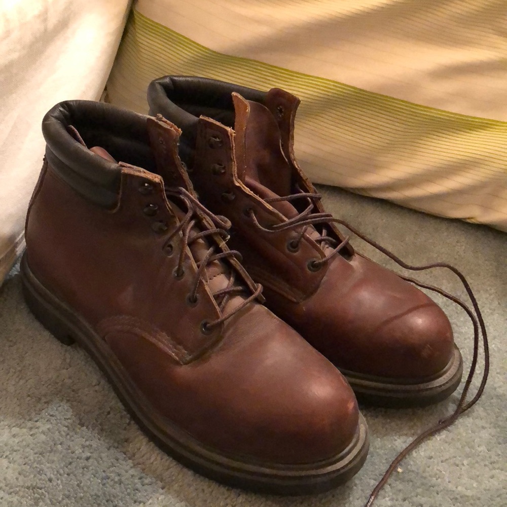 Red Wing Men’s Supersole 6” Boot, size 9